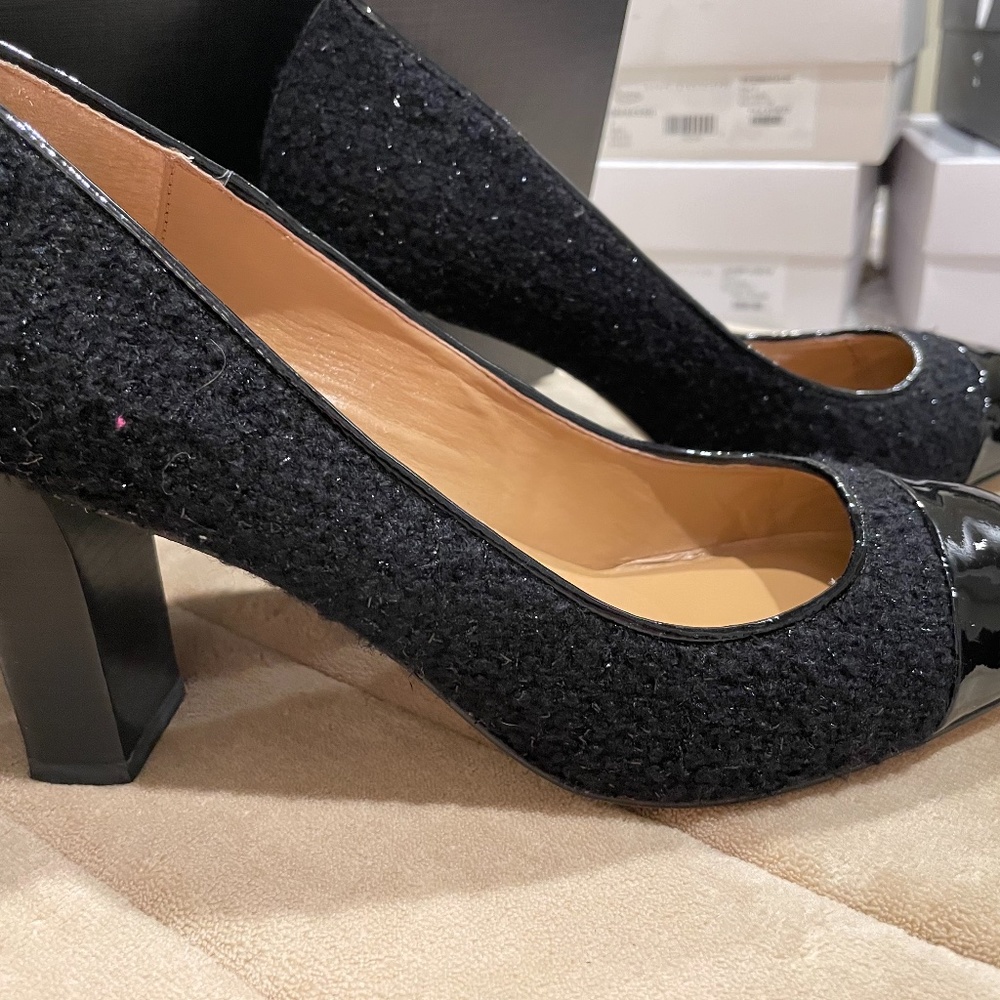 Talbots Black Boucle’ /patent block heels